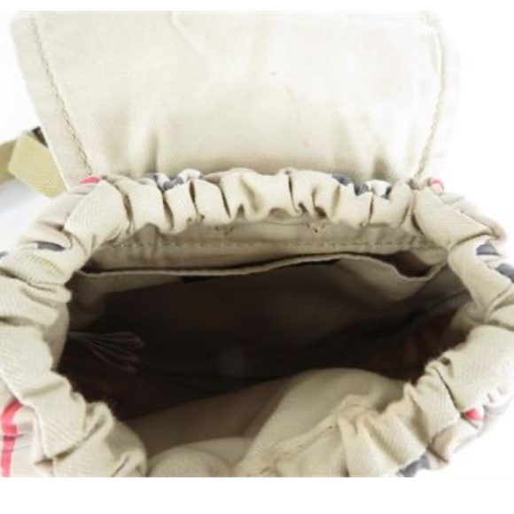 Burberry - Picture 10 of 16